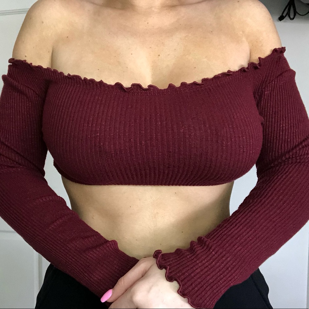 Burgundy off the shoulders crop top